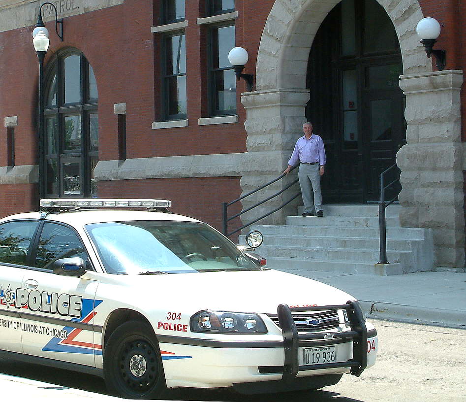 The webmaster outside the Hill Street Precinct House in 2005